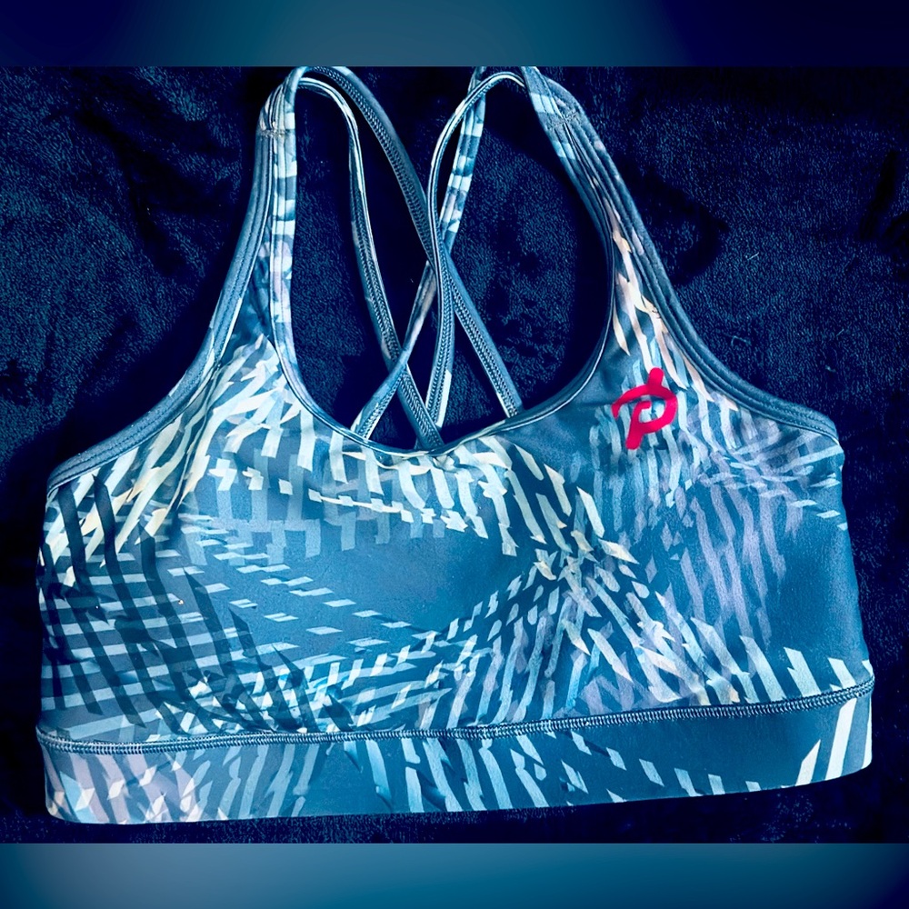 Peloton patterned sports bra never worn matching cropped leggings available